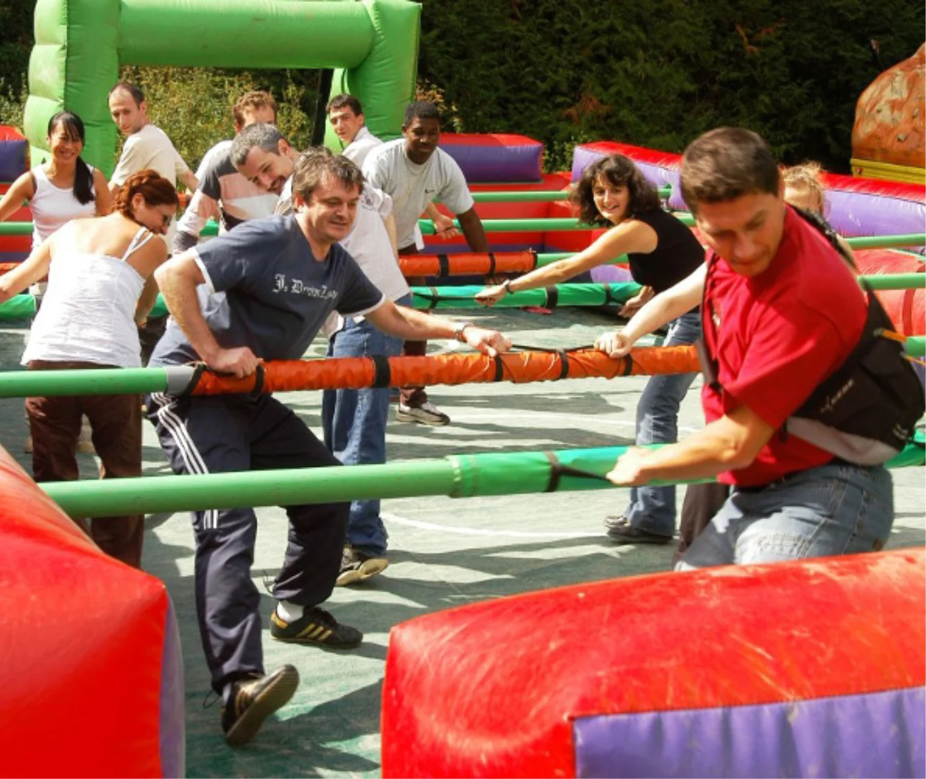 Futbolín humano